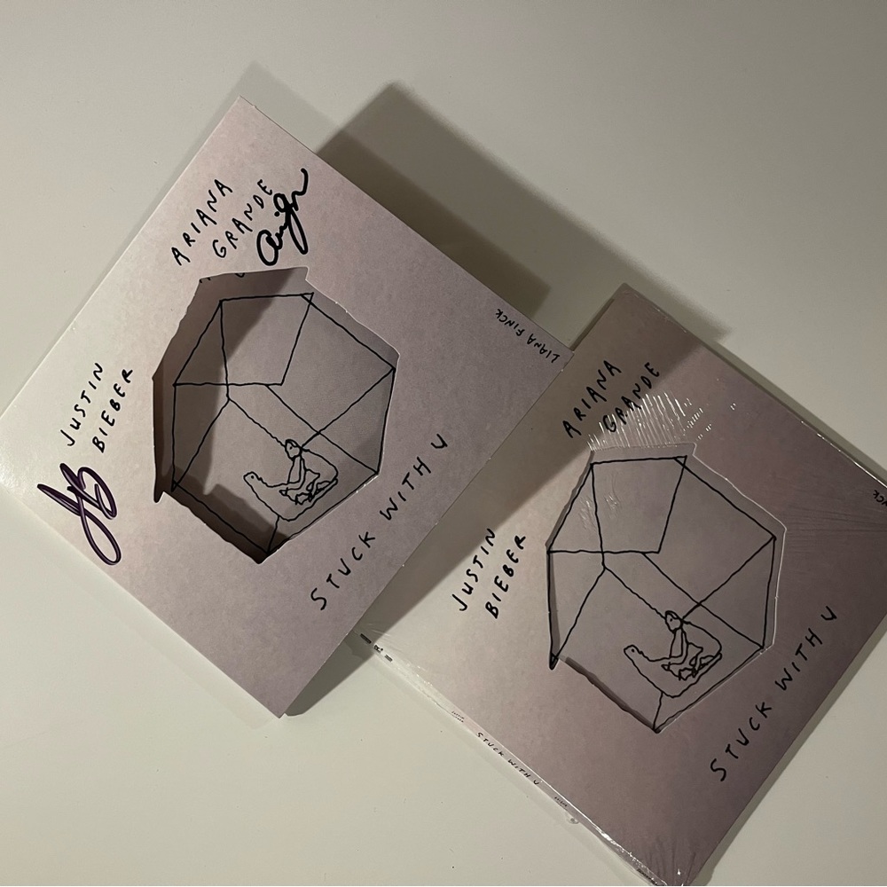 SIGNED Ariana Grande and Justin Bieber Stuck with you CD